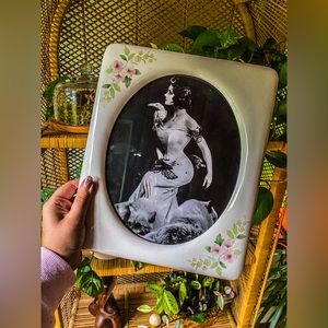 🌸 Vintage Oval White porcelain frame with Flowers 🌸